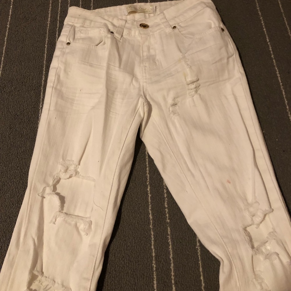 White ripped skinny jeans